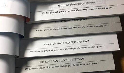 Xôn xao 18 chữ lạ in trên sách giáo khoa