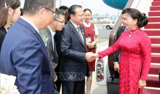 Chủ tịch Quốc hội đến Bắc Kinh, tiếp tục chuyến thăm chính thức Trung Quốc