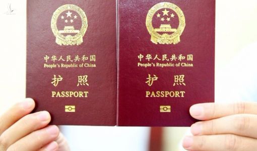 Philippines đóng dấu bản đồ Biển Đông lên hộ chiếu du khách Trung Quốc