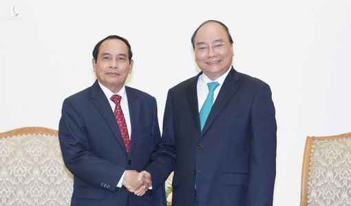 Thủ tướng Nguyễn Xuân Phúc tiếp Phó Thủ tướng Lào