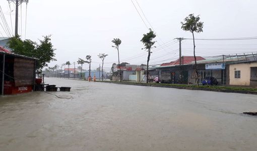 Sân bay Phú Quốc đóng cửa vì mưa lớn, hàng loạt chuyến bay bị hủy