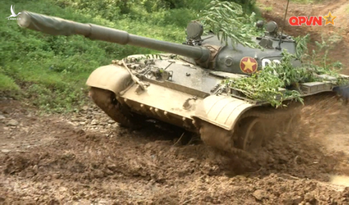 Lần đầu “lộ ảnh nóng”, xe tăng T-62 Việt Nam uy mãnh vượt đỉnh