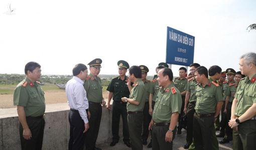 Bộ trưởng Tô Lâm làm việc với Công an TP Móng Cái