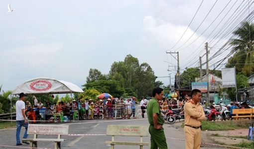 Túc trực 24/24 đảm bảo an toàn cho người dân tại khu vực sạt lở