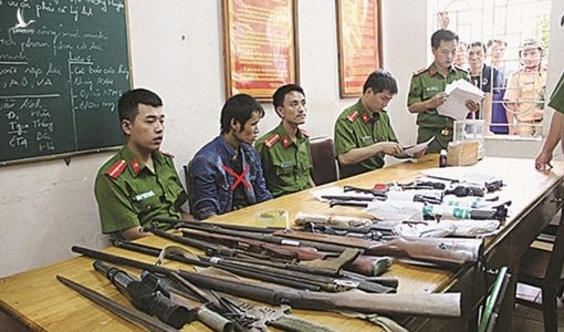Những cuộc đối đầu nơi rừng sâu núi thẳm