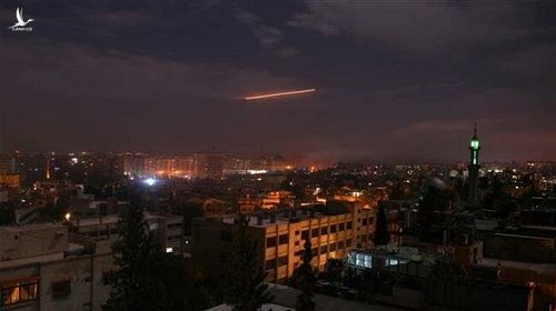 NÓNG – Phòng không Syria đánh chặn tên lửa ở Masyaf