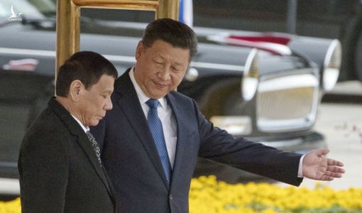 TT Duterte định “phớt lờ” phán quyết Biển Đông vì một lời hứa hẹn hấp dẫn của ông Tập?