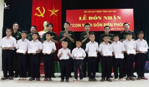 ‘Con nuôi’ của những đồn lính quân hàm xanh