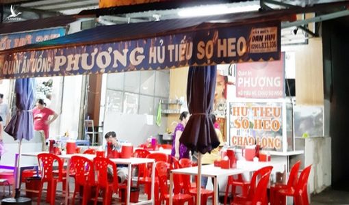 Xã đội trưởng cùng thuộc cấp đập vỡ kính xe ô tô của Bộ Công an vì đỗ chặn lối