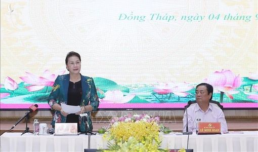 Chủ tịch Quốc hội làm việc tại tỉnh Đồng Tháp
