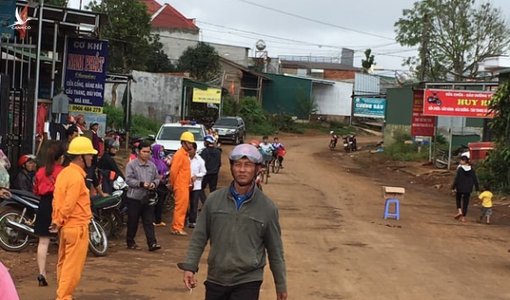 Thương tâm hai chị em ruột bị điện giật chết trên đường đi học về