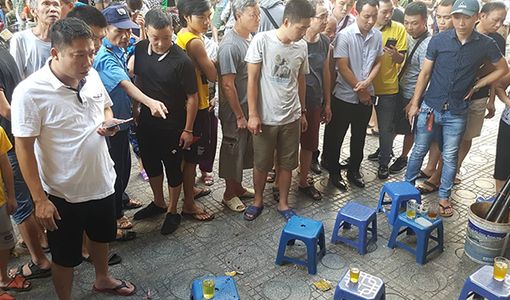 Nổ lớn khi mở hộp “quà”, 4 người bị thương, nghi bị cài mìn
