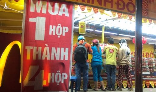 Chiêu trò bán bánh trung thu ‘đại hạ giá’ ở Sài Gòn