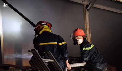 Sức khỏe 2 chiến sĩ bị ảnh hưởng bởi khí độc trong vụ Rạng Đông ra sao?