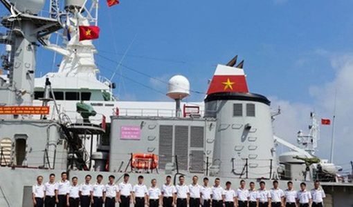 Tàu Hải quân 18 kết thúc chuyến tham gia diễn tập AUMX
