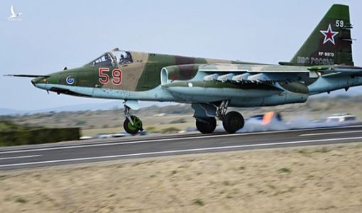 Máy bay chiến đấu Su-25 của Nga vỡ tan khi gặp nạn