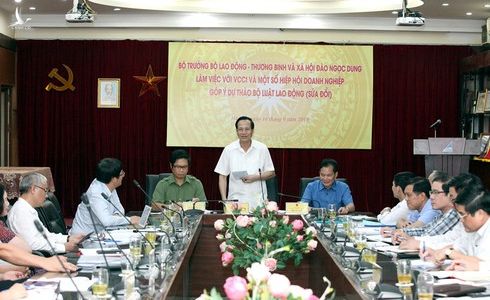 Đề nghị bỏ quy định cho lao động nữ nghỉ 30 phút trong ngày ‘đèn đỏ’