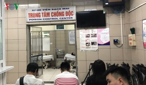 Hơn 100 người đến bệnh viện Bạch Mai làm xét nghiệm thủy ngân máu