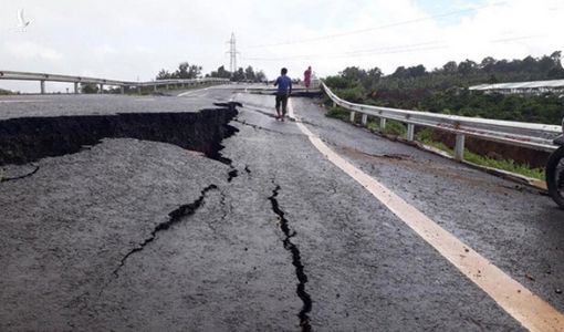 Hé lộ nguyên nhân tuyến tránh Chư Sê vừa làm xong đã nứt gãy như ‘động đất’