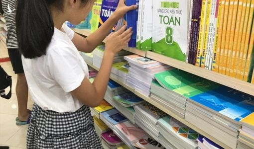 Thêm SGK của GS Hồ Ngọc Đại bị loại: Hội đồng thẩm định can thiệp quá sâu?