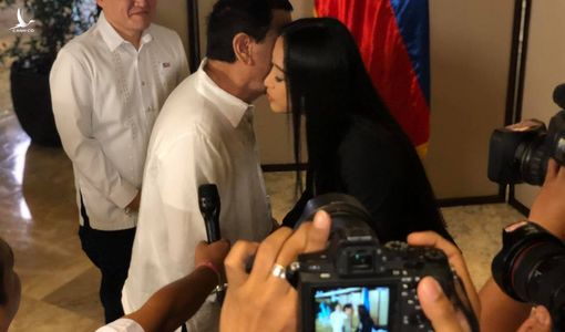 Tổng thống Duterte bổ nhiệm huấn luyện viên tình dục vào chính quyền