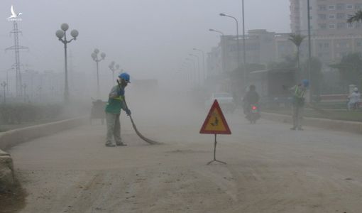 Hà Nội 3 năm không rửa đường: Ô nhiễm bụi gia tăng kinh hoàng