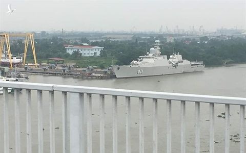 Vì sao tàu 011 – Đinh Tiên Hoàng bất ngờ ra Bắc?