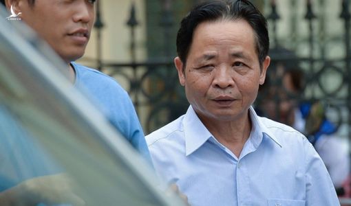 Cựu GĐ Sở Giáo dục Hà Giang nói “thấy sự việc nghiêm trọng nên không ăn nổi cơm”