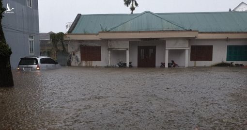 TP.Bảo Lộc lại chìm trong nước sau trận mưa lớn