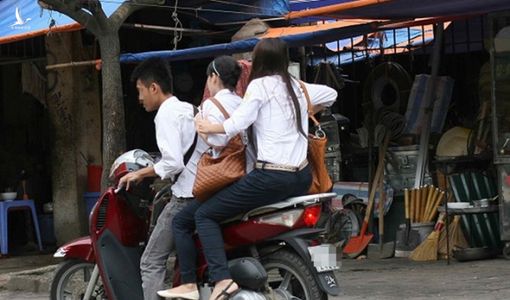 ‘Phạt phụ huynh nếu đưa xe cho học sinh chưa đủ tuổi sử dụng’