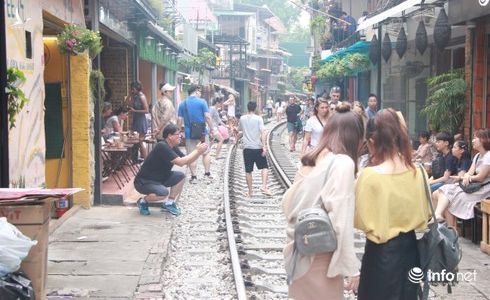 Bộ GTVT đề nghị giải tán tụ điểm cà phê trên đường sắt gây mất ATGT