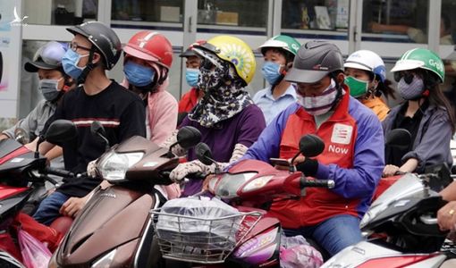 ‘Cháy hàng’ khẩu trang chống bụi mịn