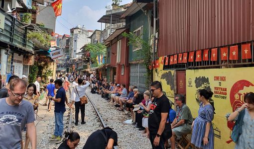 “Cà phê đường tàu”: Nên dẹp bỏ hay giữ lại?