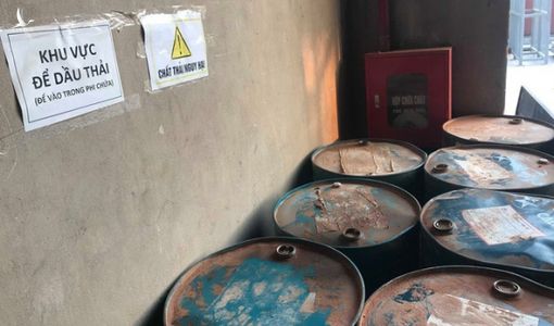 Cận cảnh nơi lưu giữ dầu thải bị tuồn ra “đầu độc” nước sông Đà