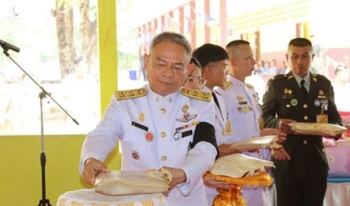 Sau hoàng quý phi, vua Thái phế truất thêm 6 người của hoàng gia