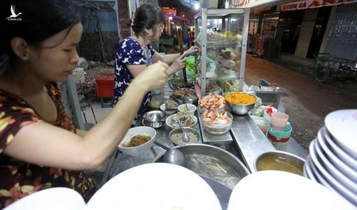 Bán 8 tô phở mỗi ngày phải nộp thuế