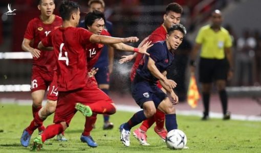 CĐV Thái Lan: Chanathip sẽ làm lu mờ Quang Hải, ghi bàn hạ ĐTVN