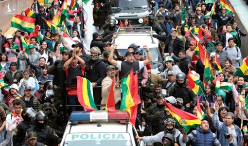Tổng thống Bolivia từ chức sau 3 tuần tuyên bố đắc cử vì bị biểu tình phản đối