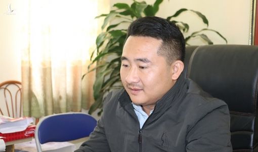 Lào Cai: Cả nhà làm cán bộ xã vì thiếu cán bộ?!