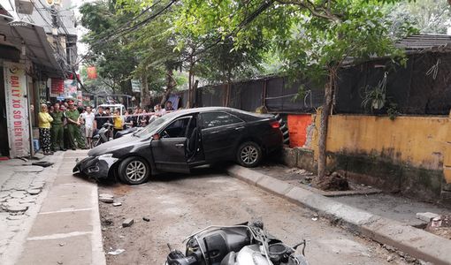 Nữ đại tá công an lùi xe Camry gây chết người, vẫn chưa bị xử tội?
