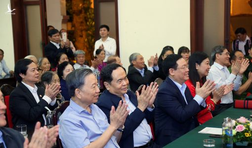 Thắp sáng ngọn lửa của tinh thần đại đoàn kết