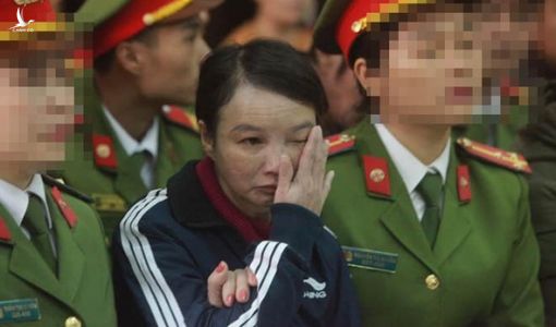 Mẹ “nữ sinh giao gà” lên tiếng nói “tôi bị oan”, xin tòa một ân huệ