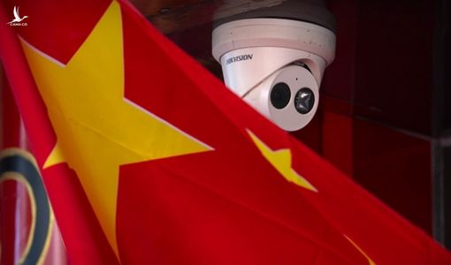 Mỹ hốt hoảng: camera Trung Quốc vô tận căn cứ tàu ngầm của Mỹ