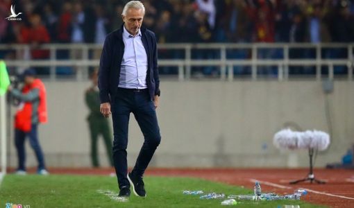Ngày HLV Park Hang-seo giăng bẫy thành công Van Marwijk
