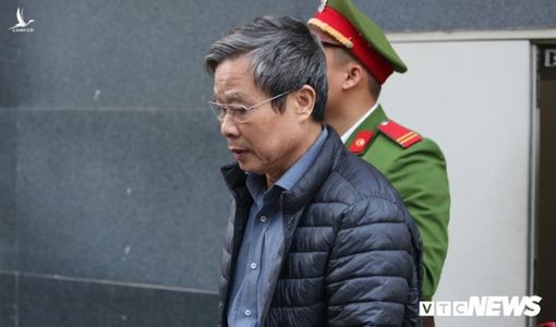 Bất ngờ toà nghỉ một ngày chỉ để tạo điều kiện cho cựu Bộ trưởng Nguyễn Bắc Son…