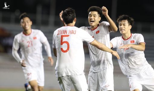Văn Hậu tiết lộ lý do U22 Việt Nam thắng U22 Singapore nhọc nhằn