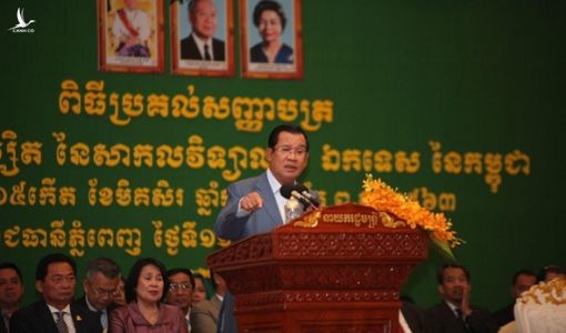 Thủ tướng Hun Sen bênh vực cầu thủ gốc Việt sút trượt penalty