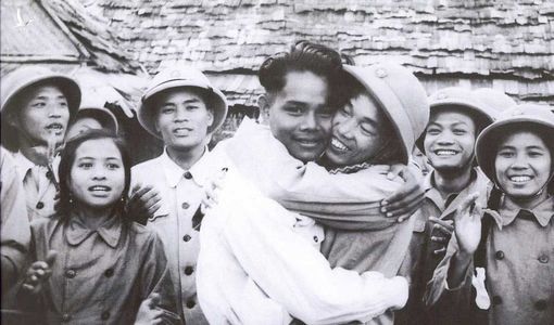 Xúc động kỷ niệm 70 năm Quân tình nguyện Việt Nam giúp Cách mạng Lào