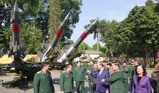 Dàn tên lửa, khí tài hiện đại tại hội nghị quân chính toàn quân