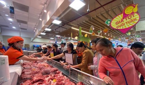Giá thịt lợn “leo thang”, tại sao chưa đưa vào danh mục hàng dự trữ quốc gia?